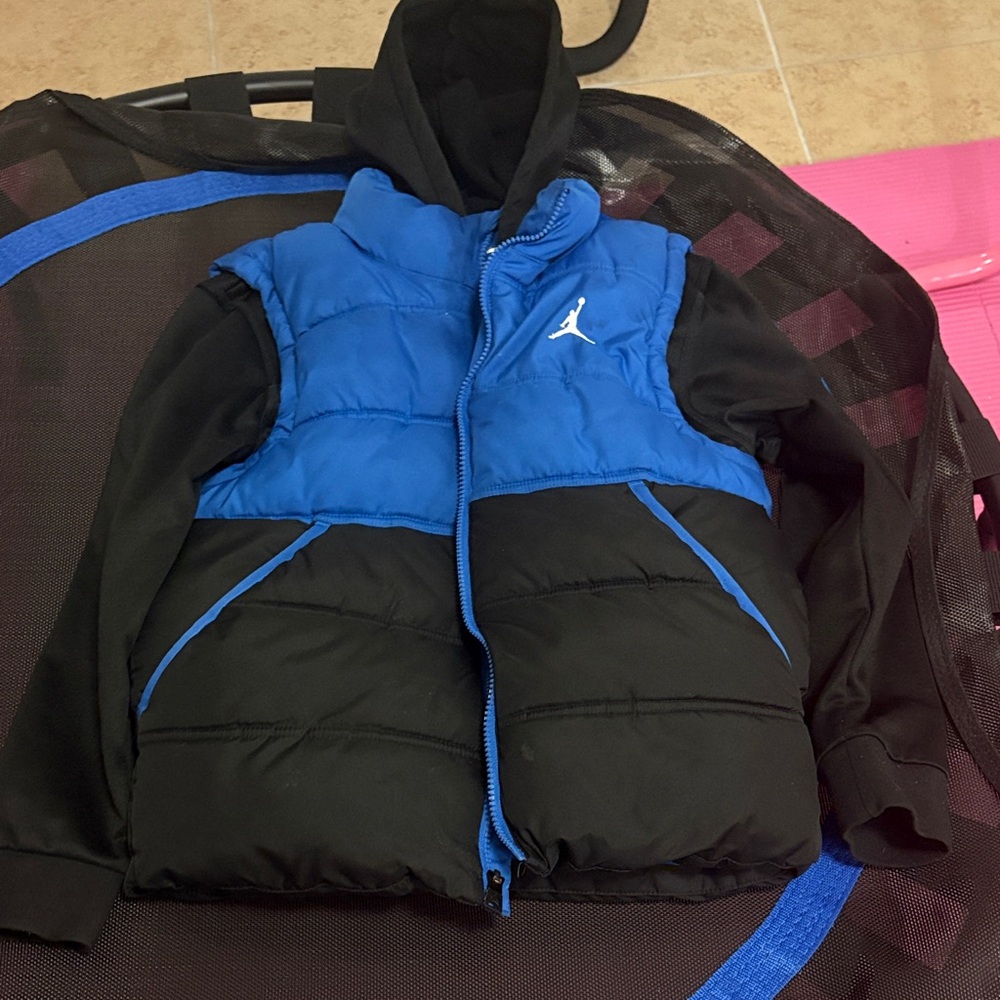 Jordan Kids Puffer Jacket in Blue and Black